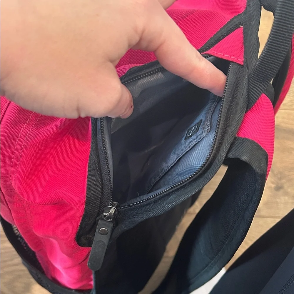 Nike Pink Womens Backpack GREAT CONDITION lots of pockets